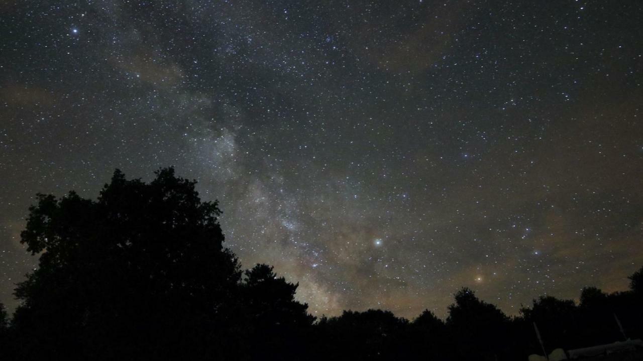 Hotel La Toile sous Les Étoiles à Charron  Extérieur photo